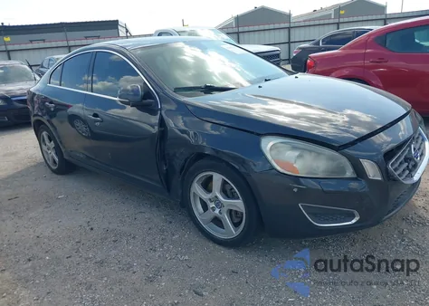 2013 Volvo S60 T5 из США, поврежденный, VIN YV1612FS6D2185459